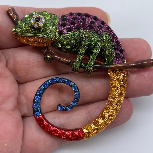 CHAMELEON BROOCH Pin Pendant Rhinestone Green Head Enamel Lizard Costume Jewelry - Picture 5 of 6